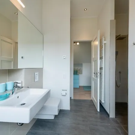 Ostsee - Reetdachhaus Nr 12 